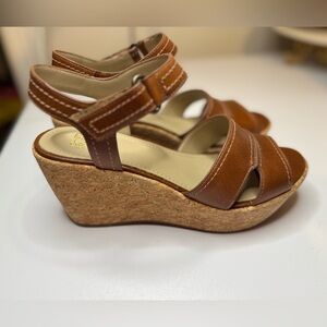 Johnston & Murphy Tan Leather Wedges